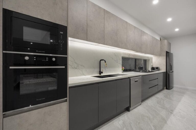 Sommervaille, Catherine Field3