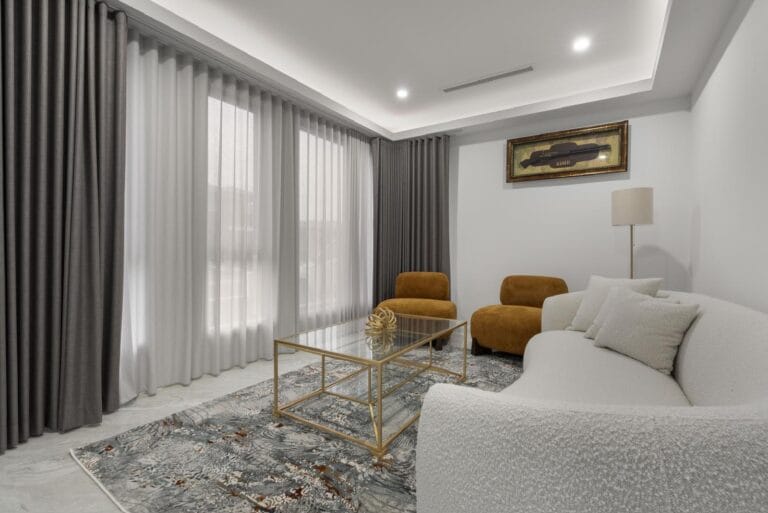 Sommervaille, Catherine Field4